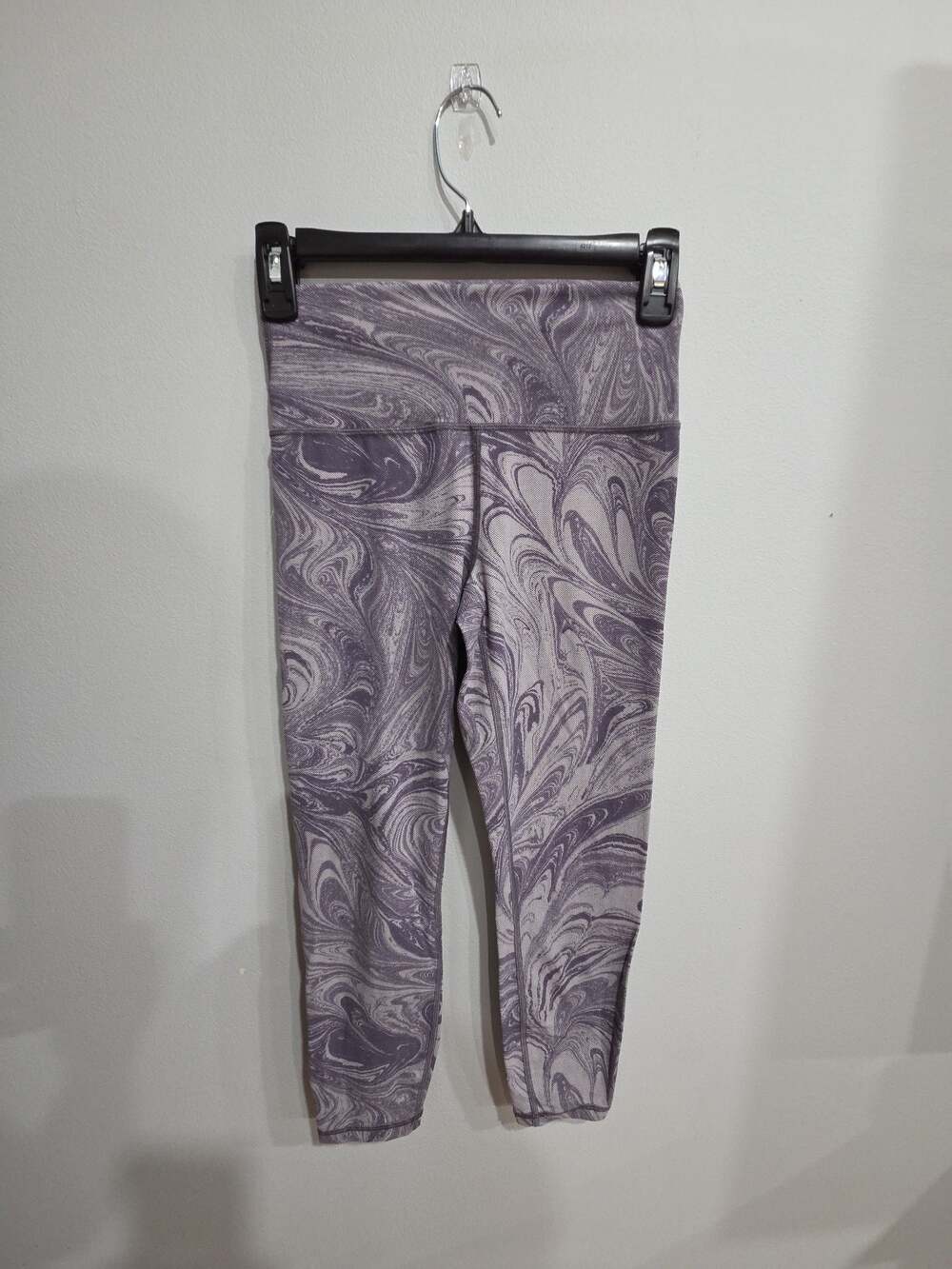 Athleta Transcend 7/8 Tight in Sumi Marble Violet